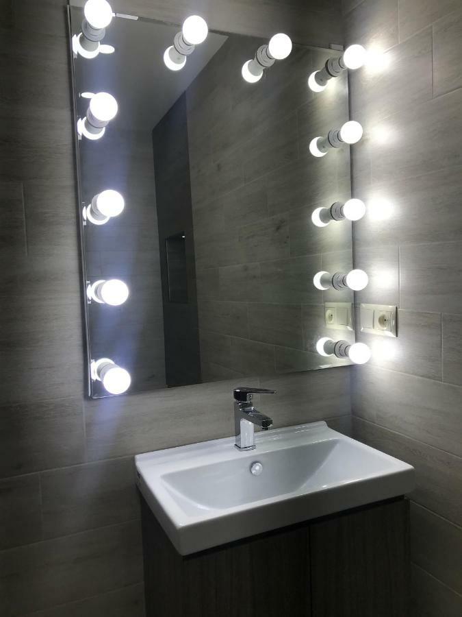 Luxury 4-Bedroom Apartment In The Center Tbilisi Buitenkant foto