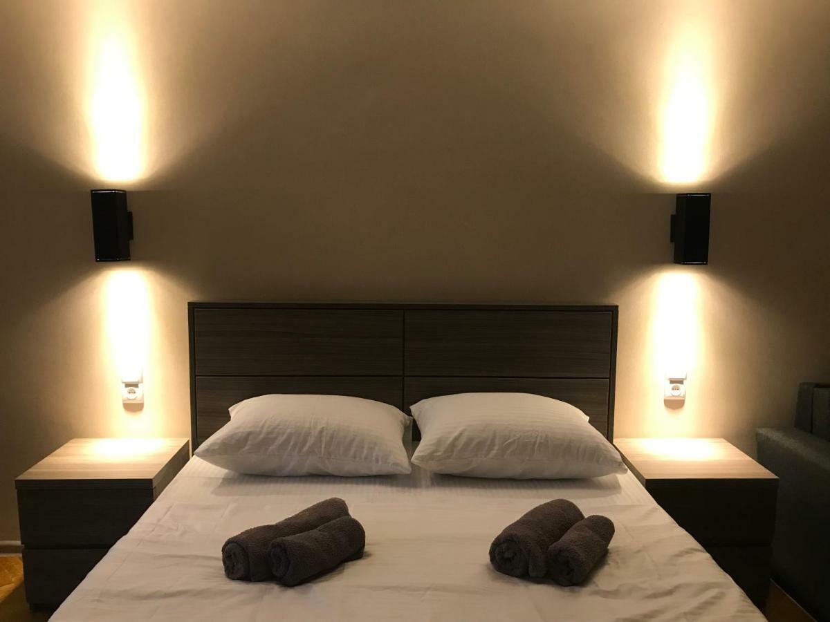 Luxury 4-Bedroom Apartment In The Center Tbilisi Buitenkant foto