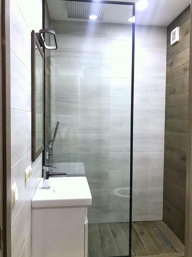 Luxury 4-Bedroom Apartment In The Center Tbilisi Buitenkant foto
