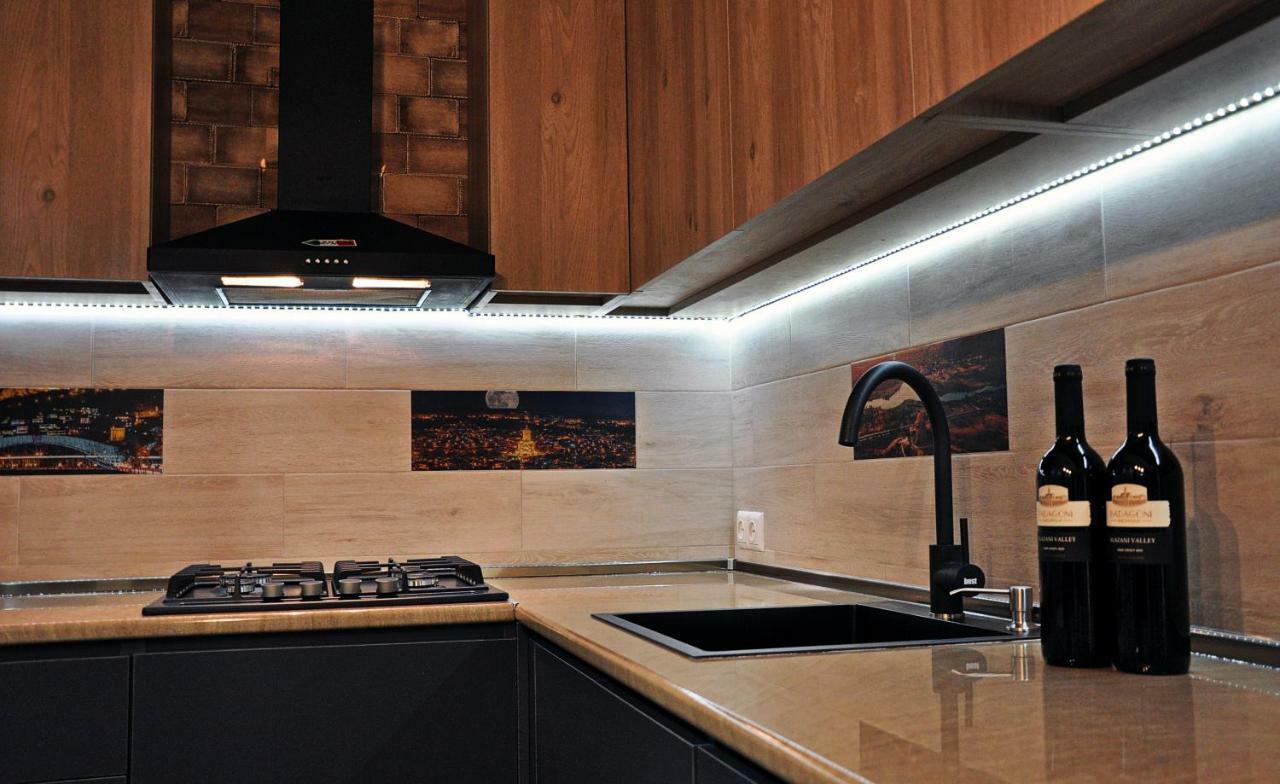 Luxury 4-Bedroom Apartment In The Center Tbilisi Buitenkant foto