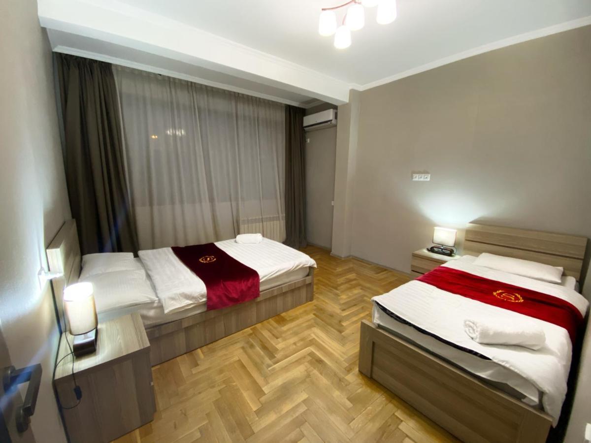 Luxury 4-Bedroom Apartment In The Center Tbilisi Buitenkant foto